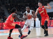 乐动体育-包含深圳男篮大胜辽宁，保持不败战绩的词条