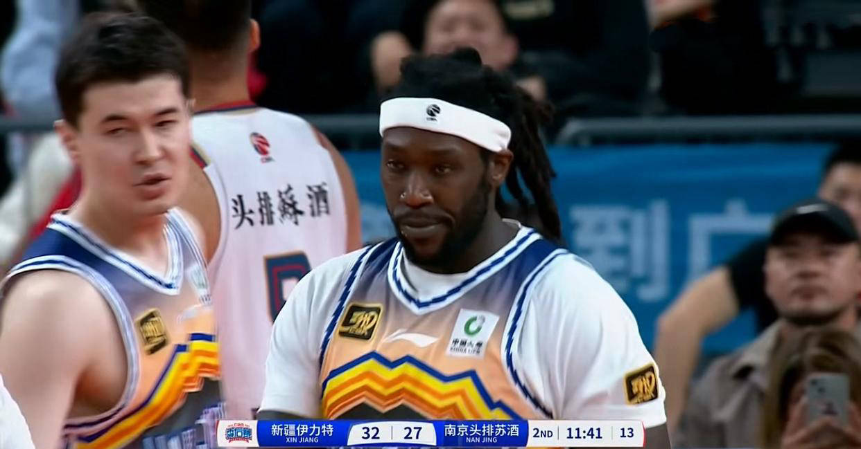 新疆男篮战绩熠熠生辉，冲击第一名