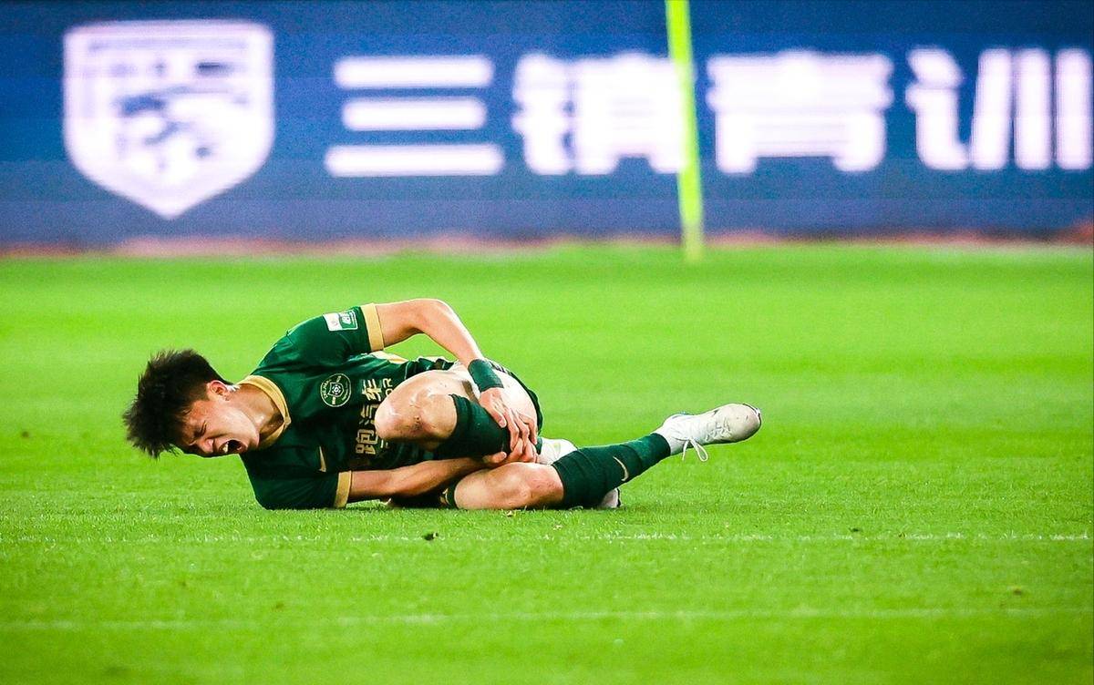 韩媒点评王钰栋：踢法太独对阵韩日几乎没有存在感