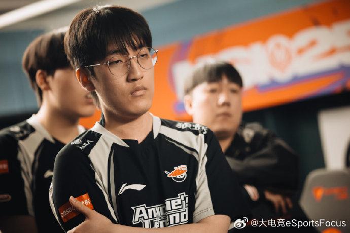 难绷！T1跌入败者组成LPL守关BOSS，网友提议：让AL去赢面大一些
