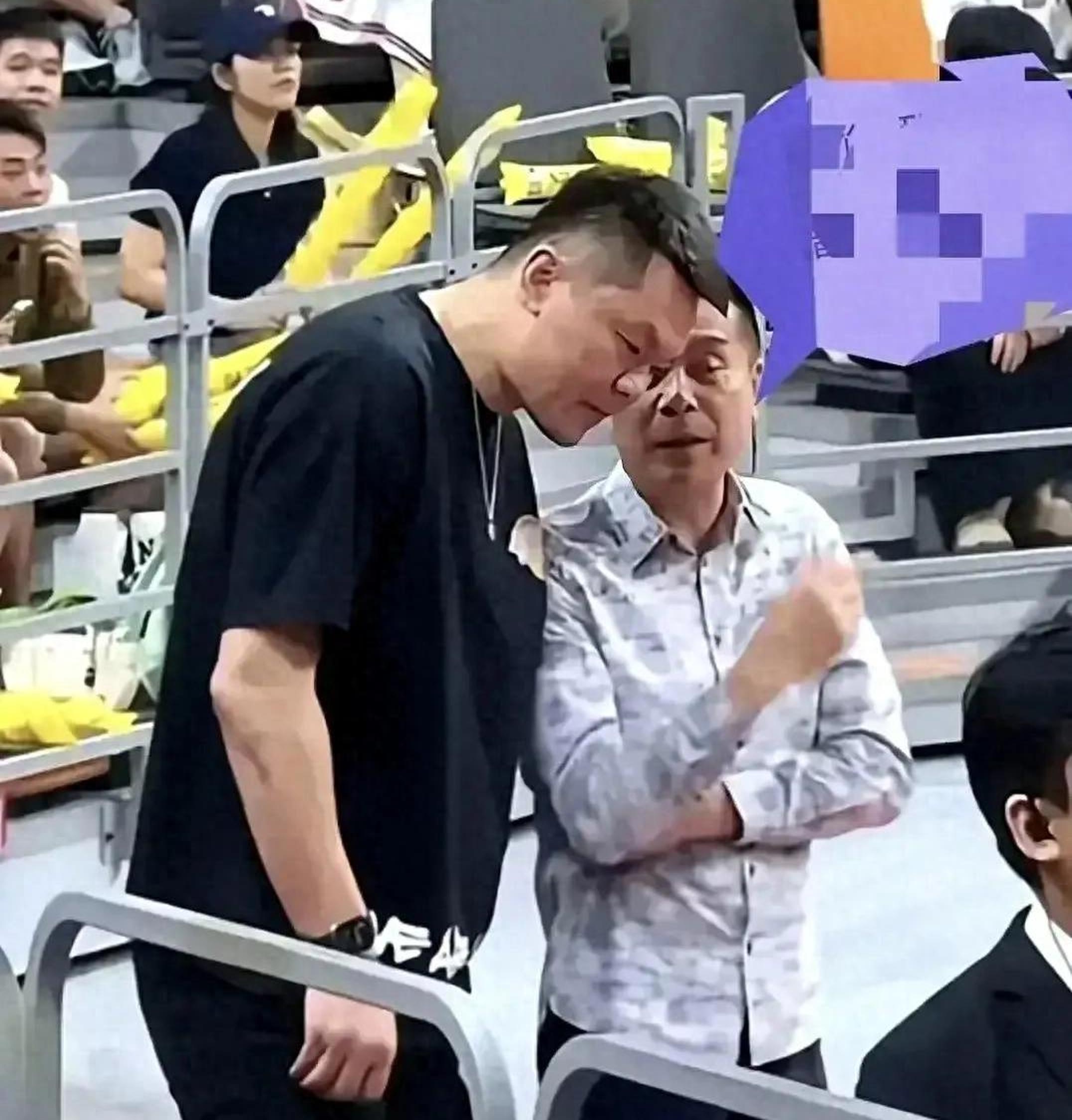 包含广东宏远队遭遇困境，球员伤情成队内焦点的词条
